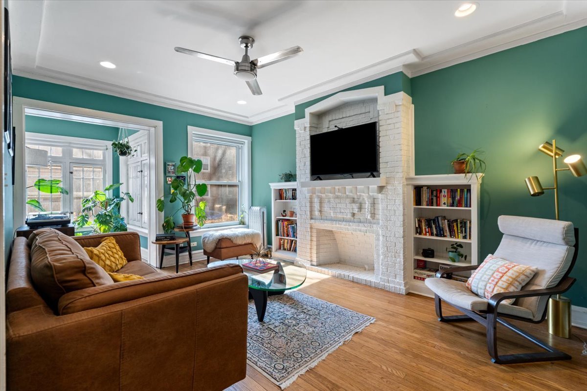 1418 W Rosemont Avenue 1W