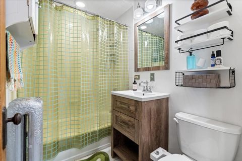 Tiny photo for 1418 W Rosemont Avenue #1W, Chicago, IL 60660 (MLS # 12584463)