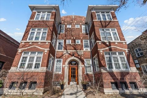 Photo of 1418 W Rosemont Avenue #1W, Chicago, IL 60660 (MLS # 12584463)