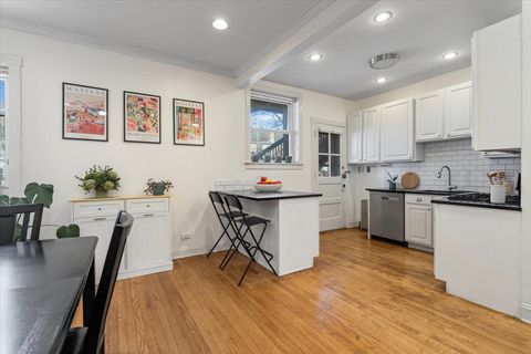 Tiny photo for 1418 W Rosemont Avenue #1W, Chicago, IL 60660 (MLS # 12584463)