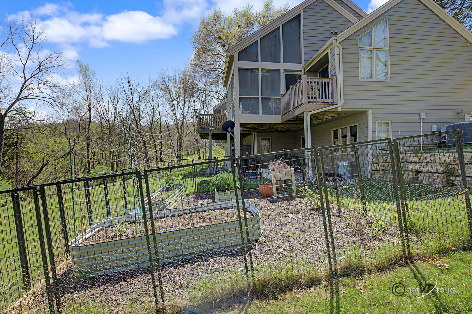 5 Knoll Court