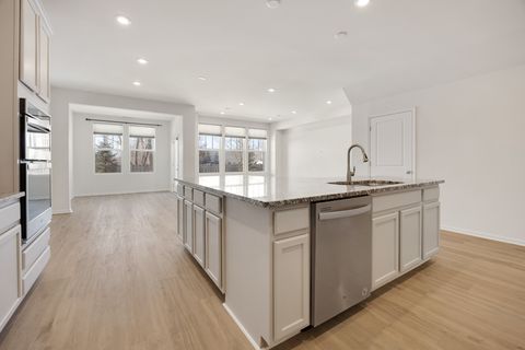 Tiny photo for 537 Watercress Drive, Aurora, IL 60504 (MLS # 12555366)