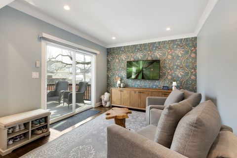 Tiny photo for 930 N Taylor Avenue, Oak Park, IL 60302 (MLS # 12563577)