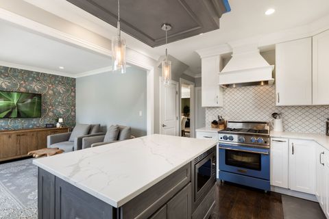 Tiny photo for 930 N Taylor Avenue, Oak Park, IL 60302 (MLS # 12563577)