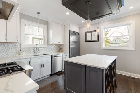 Tiny photo for 930 N Taylor Avenue, Oak Park, IL 60302 (MLS # 12563577)