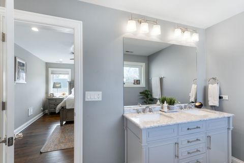 Tiny photo for 930 N Taylor Avenue, Oak Park, IL 60302 (MLS # 12563577)