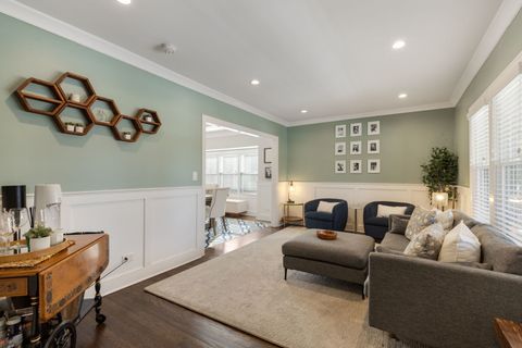 Tiny photo for 930 N Taylor Avenue, Oak Park, IL 60302 (MLS # 12563577)