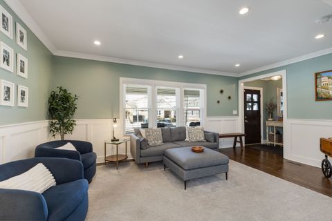 Tiny photo for 930 N Taylor Avenue, Oak Park, IL 60302 (MLS # 12563577)