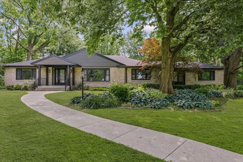 Photo of 32 Greencroft Drive, Champaign, IL 61821 (MLS # 12395370)