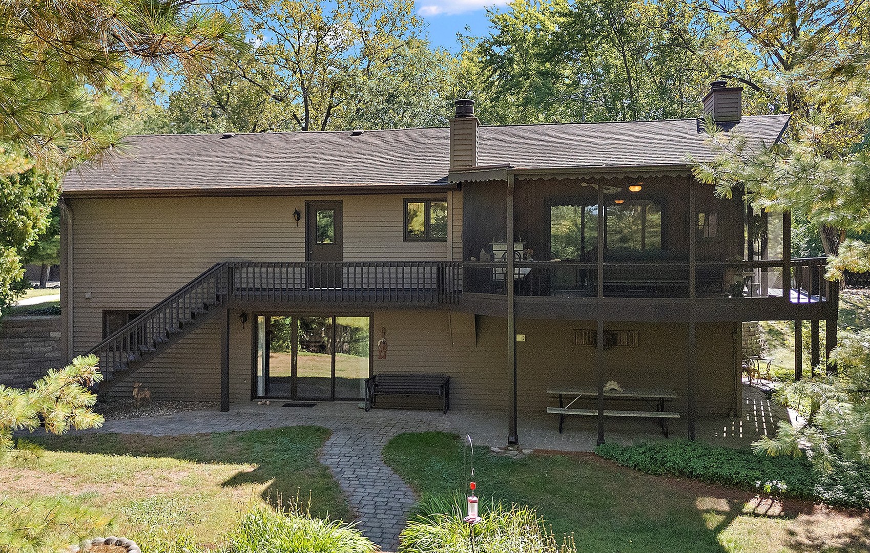 2085 Island Drive