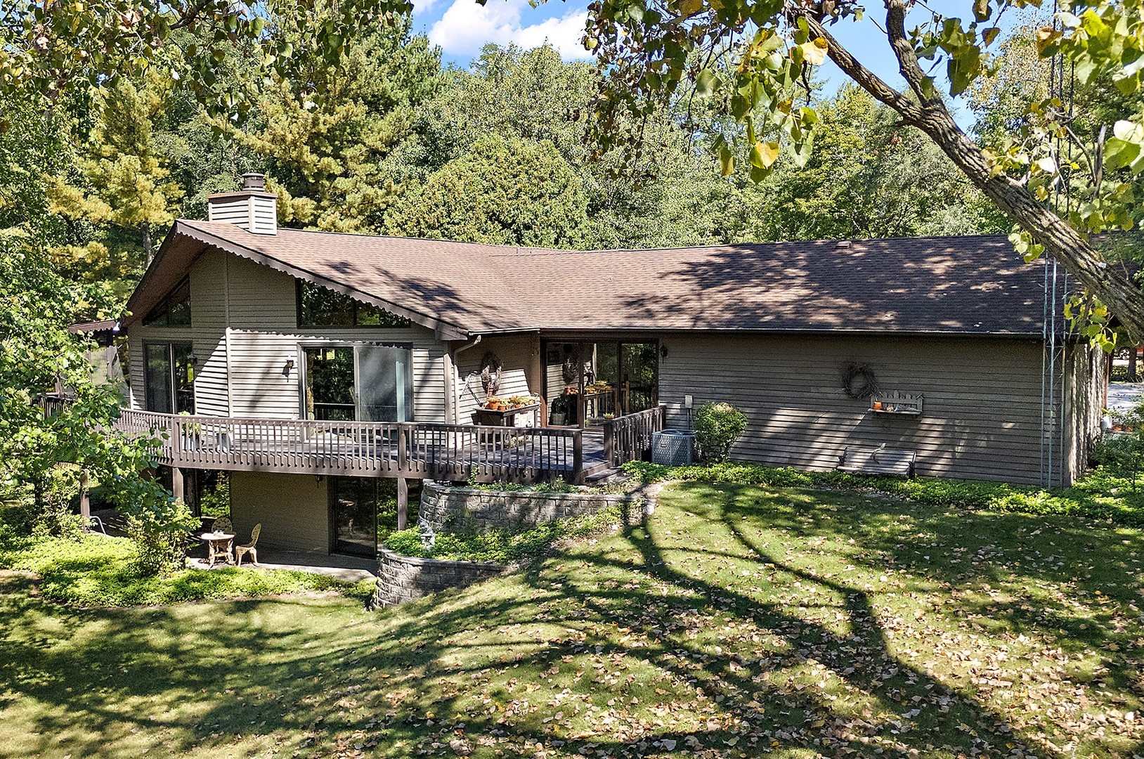 2085 Island Drive