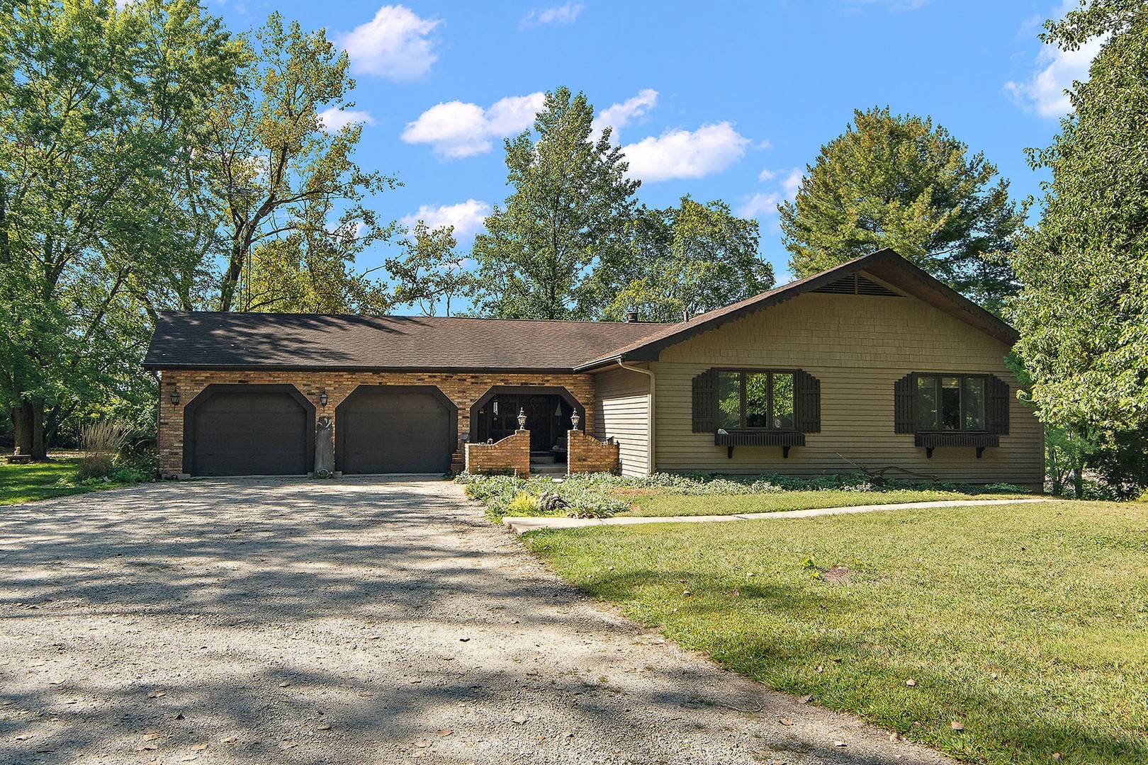 2085 Island Drive