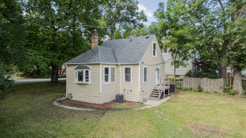Photo of 3916 Eastway Drive, Island Lake, IL 60042 (MLS # 12742149)