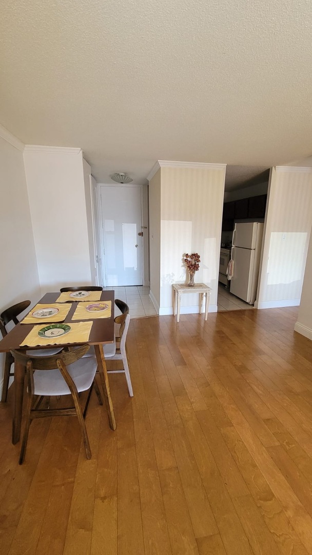 1340 N Dearborn Street 7D