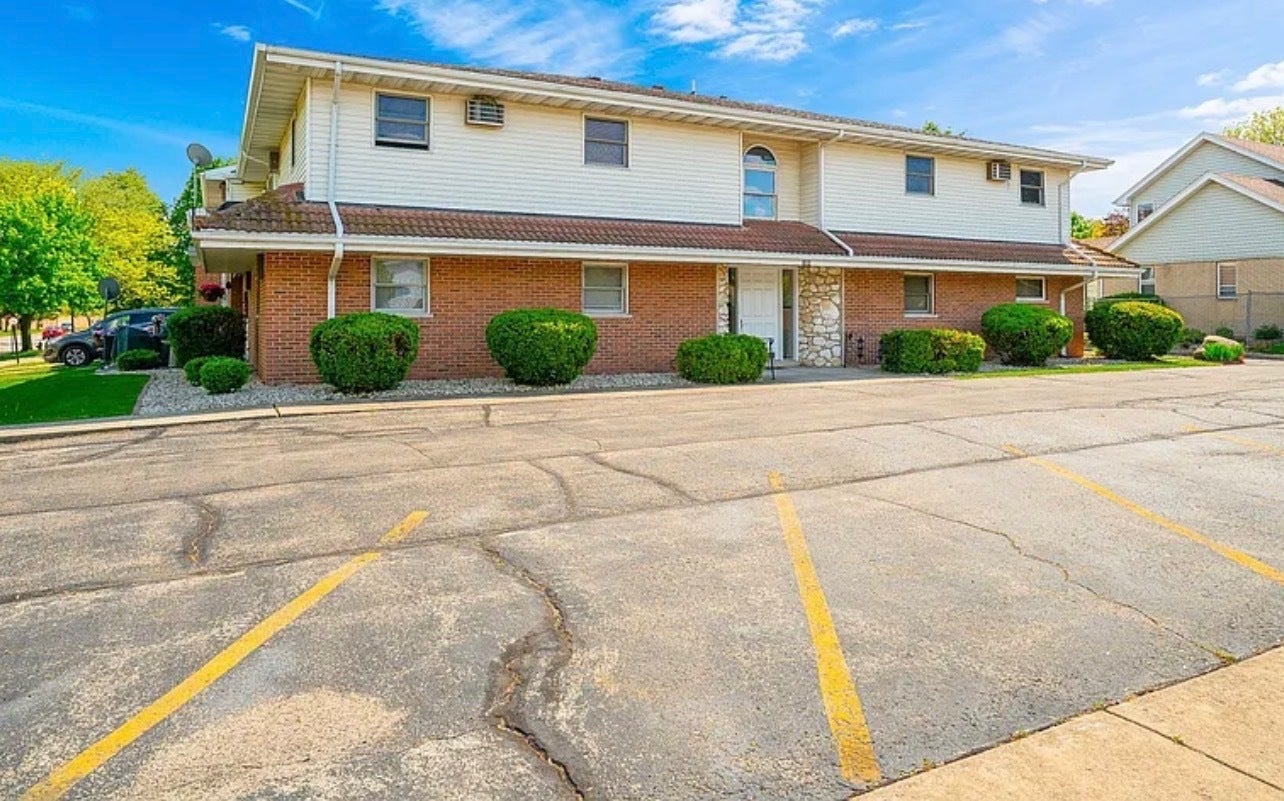2500 Sycamore Drive 106