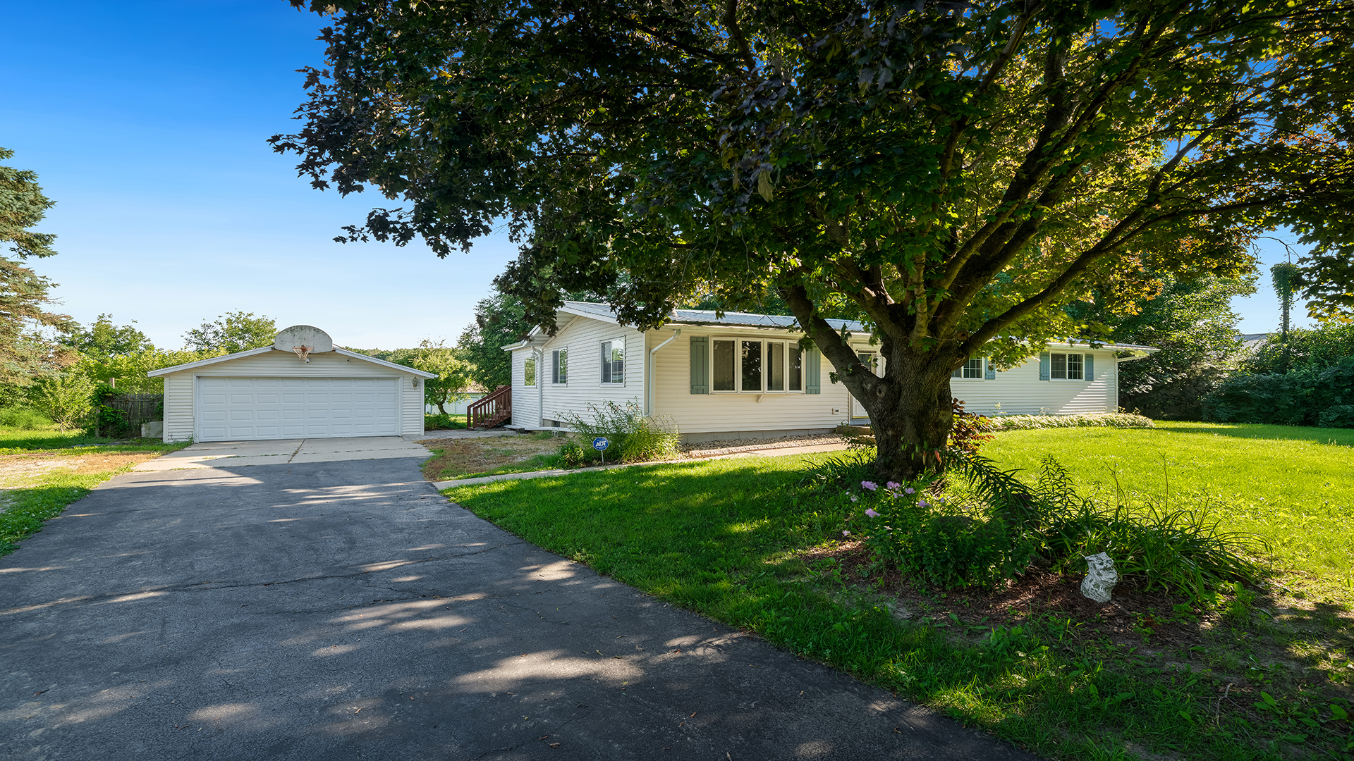 1195 Hunter Road