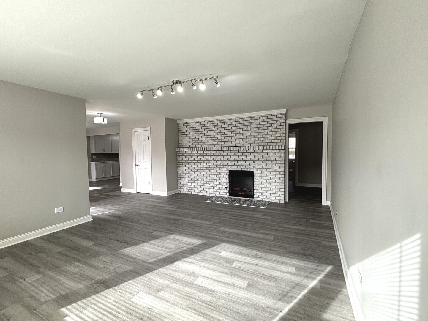 17092 Lincoln Street