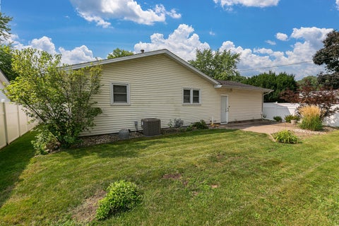 Tiny photo for 475 32nd Avenue, East Moline, IL 61244 (MLS # 12728539)