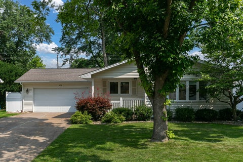 Tiny photo for 475 32nd Avenue, East Moline, IL 61244 (MLS # 12728539)