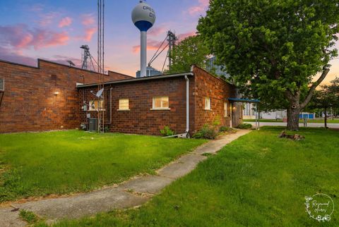 Tiny photo for 409 Main Street, Crescent City, IL 60928 (MLS # 12651269)