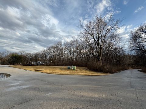 Tiny photo for 83 Oak Creek Drive, Yorkville, IL 60560 (MLS # 12586055)
