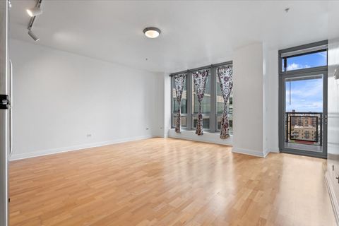 Tiny photo for 565 W Quincy Street #1216, Chicago, IL 60661 (MLS # 12499753)