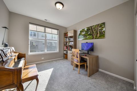 Tiny photo for 484 Woodmoor Drive, Lombard, IL 60148 (MLS # 12484578)