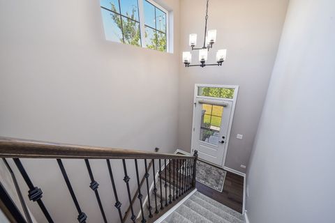 Tiny photo for 484 Woodmoor Drive, Lombard, IL 60148 (MLS # 12484578)