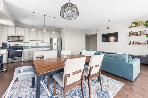 Tiny photo for 5 E 14th Place #605, Chicago, IL 60605 (MLS # 12439731)