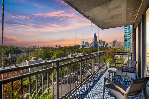 Tiny photo for 5 E 14th Place #605, Chicago, IL 60605 (MLS # 12439731)