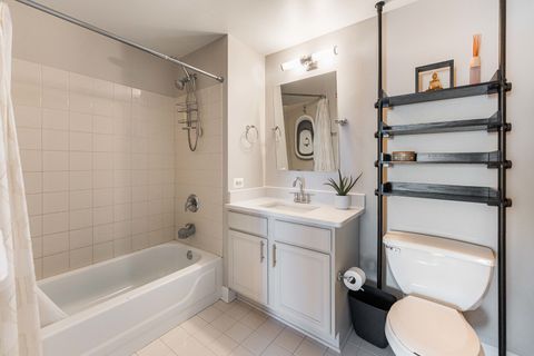 Tiny photo for 5 E 14th Place #605, Chicago, IL 60605 (MLS # 12439731)