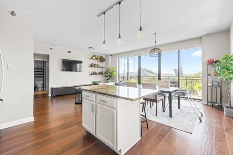 Tiny photo for 5 E 14th Place #605, Chicago, IL 60605 (MLS # 12439731)