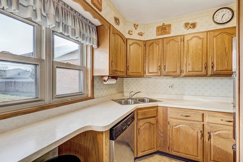 Tiny photo for 11111 Shelley Street, Westchester, IL 60154 (MLS # 12537434)