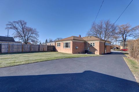Tiny photo for 11111 Shelley Street, Westchester, IL 60154 (MLS # 12537434)
