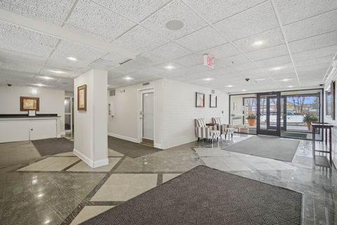 Tiny photo for 1800 Huntington Boulevard #208, Hoffman Estates, IL 60169 (MLS # 12550288)