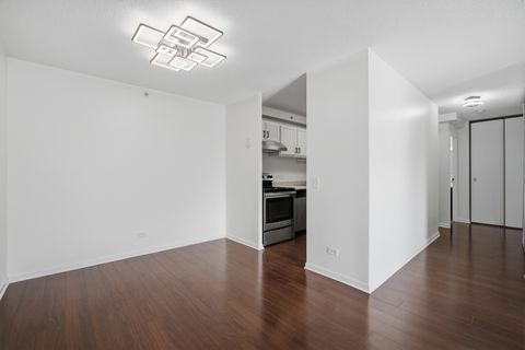 Tiny photo for 1800 Huntington Boulevard #208, Hoffman Estates, IL 60169 (MLS # 12550288)