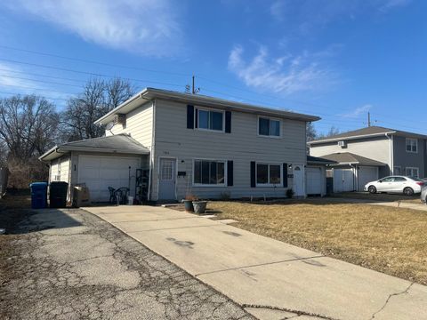 Photo of 1060 N Highland Avenue, Aurora, IL 60506 (MLS # 12596002)
