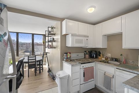Tiny photo for 345 E Eastgate Place #306, Chicago, IL 60616 (MLS # 12595536)