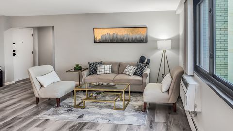 Tiny photo for 6300 N Sheridan Road #406, Chicago, IL 60660 (MLS # 12433896)