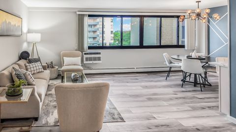 Tiny photo for 6300 N Sheridan Road #406, Chicago, IL 60660 (MLS # 12433896)