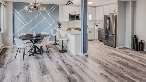 Tiny photo for 6300 N Sheridan Road #406, Chicago, IL 60660 (MLS # 12433896)