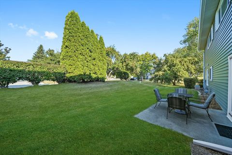 Tiny photo for 34040 N White Oak Lane, Gurnee, IL 60031 (MLS # 12467659)