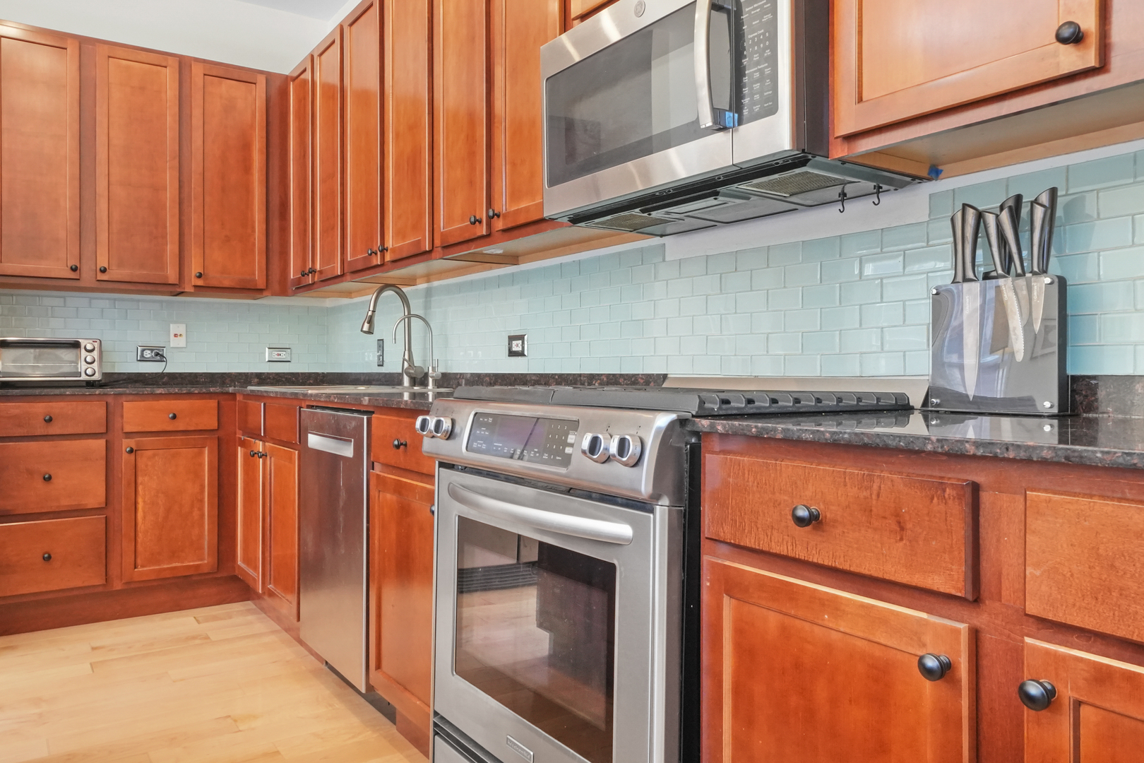 330 N Clinton Street 305