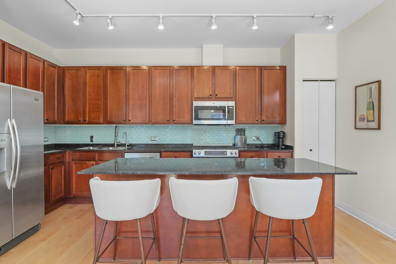 330 N Clinton Street 305