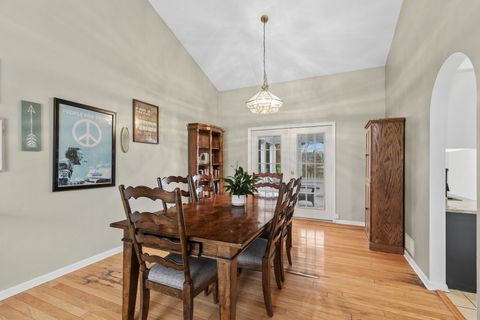 Tiny photo for 963 Tylerton Circle, Grayslake, IL 60030 (MLS # 12611484)