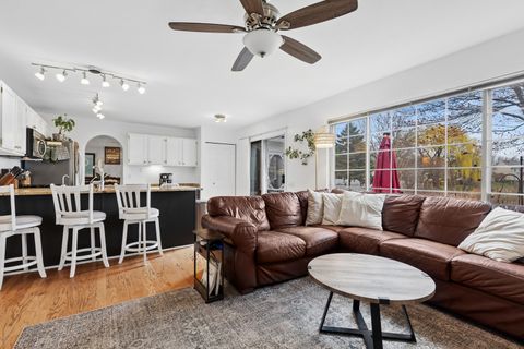 Tiny photo for 963 Tylerton Circle, Grayslake, IL 60030 (MLS # 12611484)