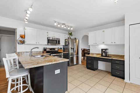 Tiny photo for 963 Tylerton Circle, Grayslake, IL 60030 (MLS # 12611484)