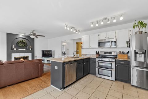 Tiny photo for 963 Tylerton Circle, Grayslake, IL 60030 (MLS # 12611484)