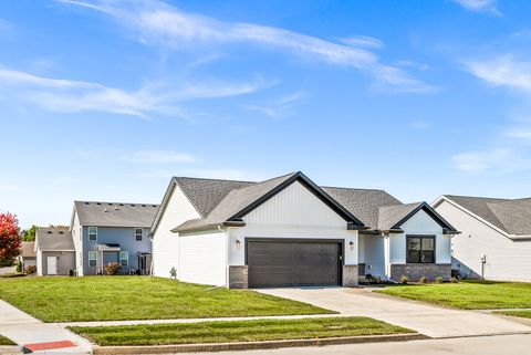 Tiny photo for 2513 Pampas Lane, Bloomington, IL 61705 (MLS # 12573573)