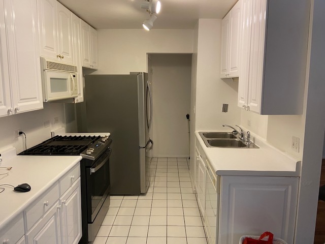 5400 N Sheridan Road 210